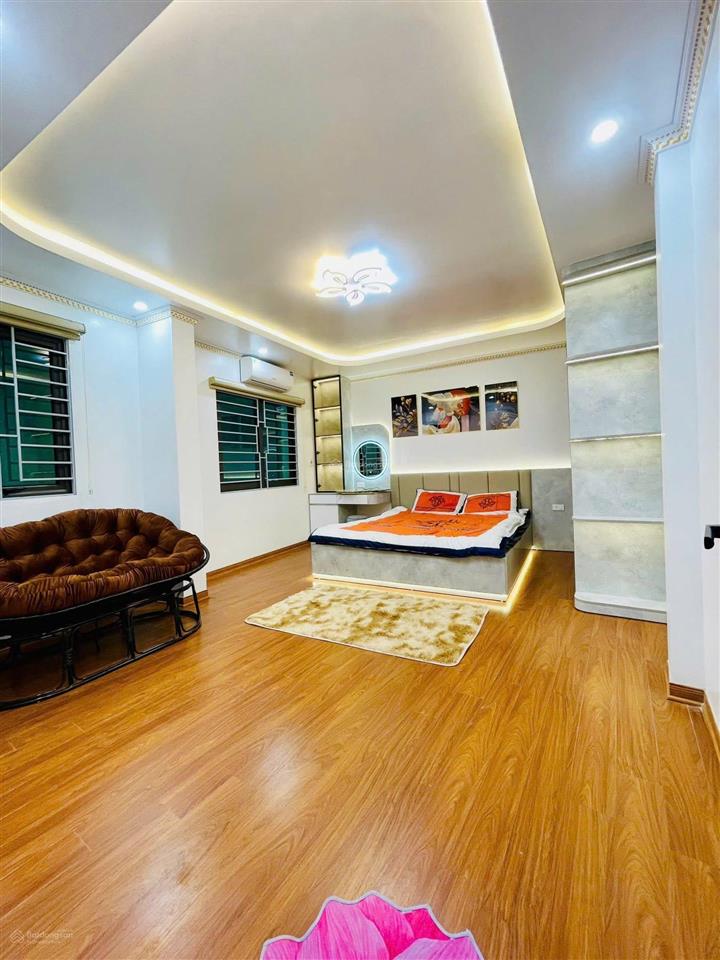 Bán nhà trung kính cách mặt đường vđ 2.5 chỉ 60m, full nội thất, quá hợp lý luôn, chủ thiện chí bán