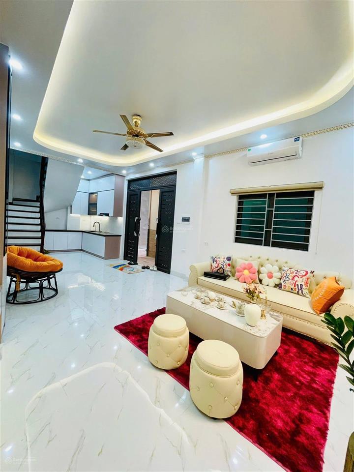 Bán nhà trung kính cách mặt đường vđ 2.5 chỉ 60m, full nội thất, quá hợp lý luôn, chủ thiện chí bán
