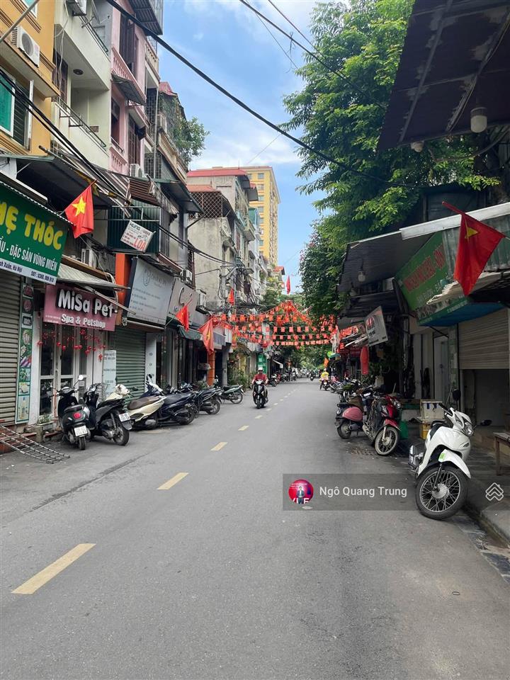 Bán nhà ngõ 13 khuất duy tiến, 1 nhà ra ô tô, quá ngon dân xây ở, khu dân trí tiện ích tốt