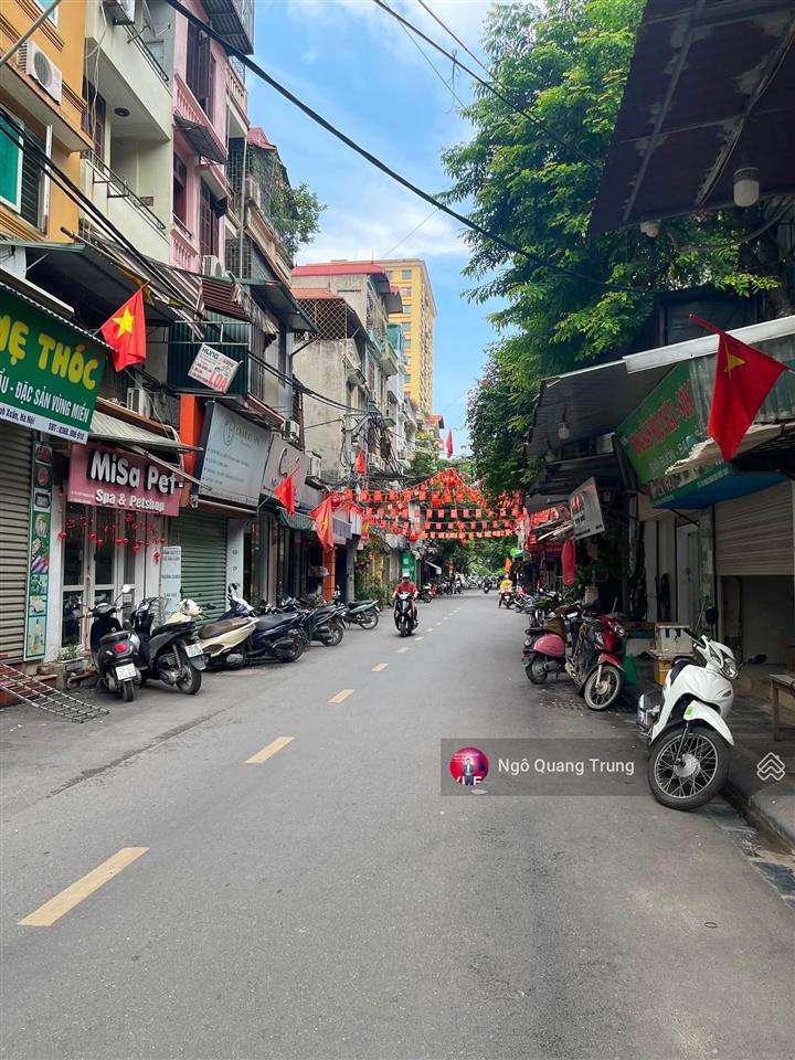 Bán nhà ngõ 13 khuất duy tiến, 1 nhà ra ô tô, quá ngon dân xây ở, khu dân trí tiện ích tốt
