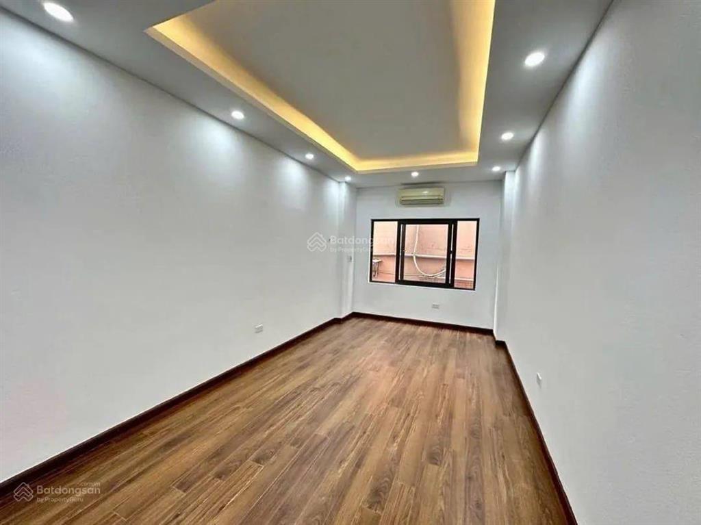 Hiếm nhà đẹp ở ngay gần ngã tư sở 30m2 5 tầng giá bất ngờ