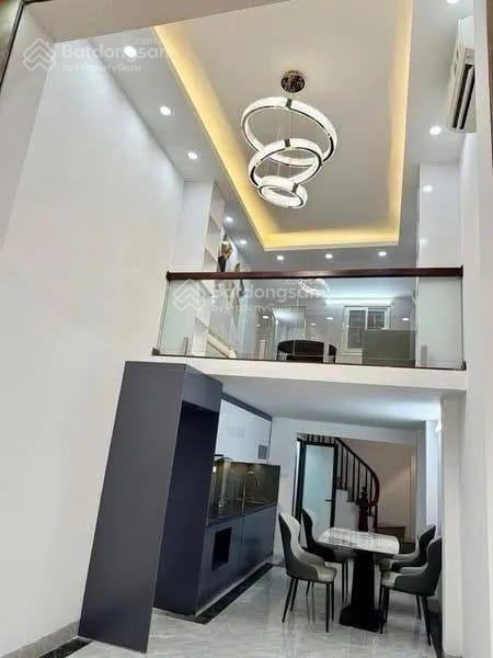 Hiếm nhà đẹp ở ngay gần ngã tư sở 30m2 5 tầng giá bất ngờ