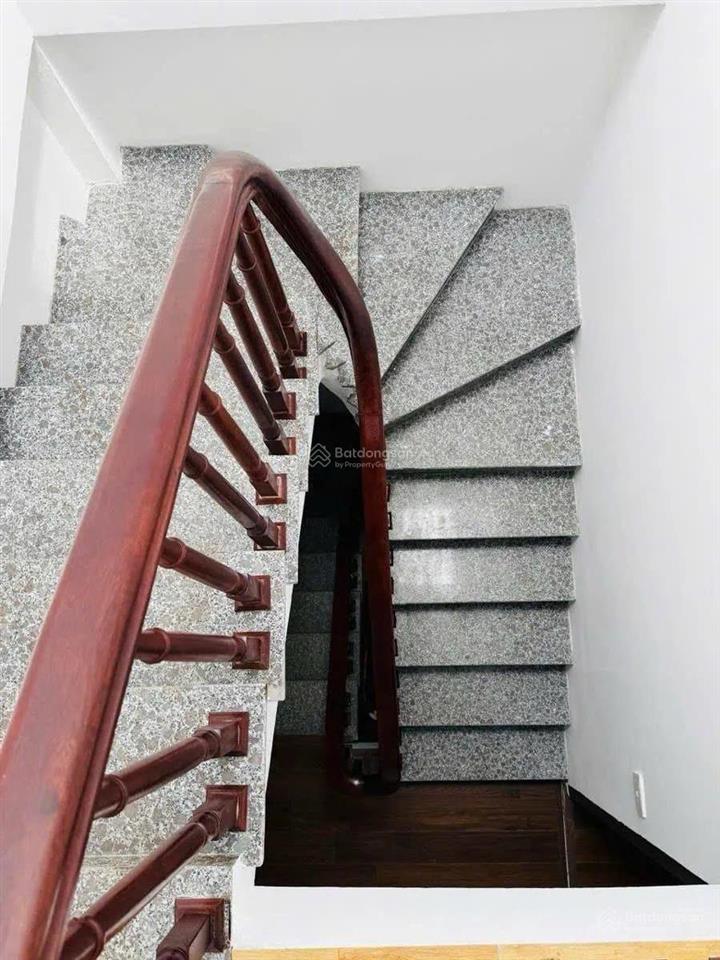 Hiếm nhà đẹp ở ngay gần ngã tư sở 30m2 5 tầng giá bất ngờ