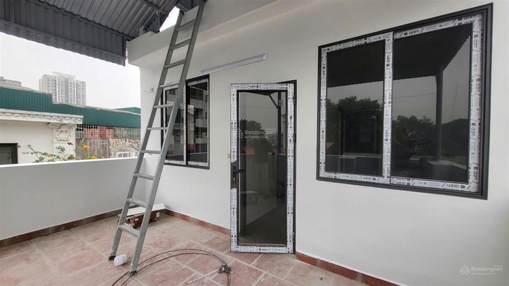 Bán nhà ngay ngã tư sở 38m2 6 tầng thang máy ô tô qua nhà lô góc thoáng sáng