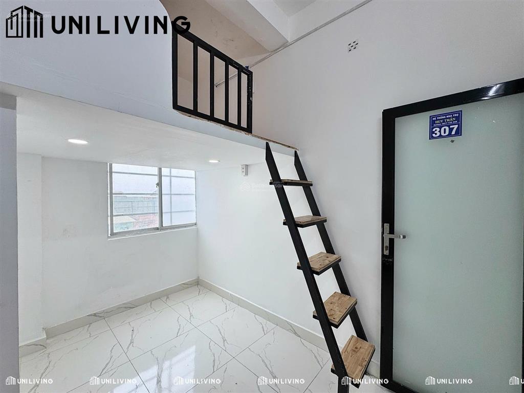 Phòng trọ có gác  cửa sổ trời siu thoáng  nằm ở đường 2 chiều