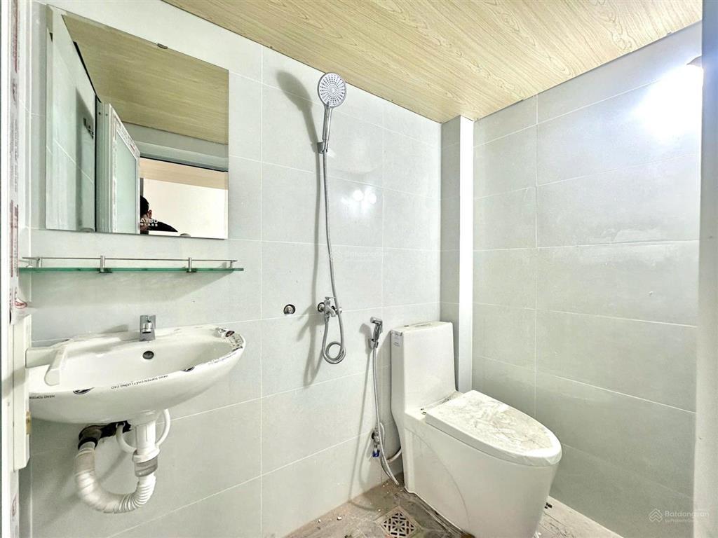 Phòng trọ mới xây gần đại học văn lang