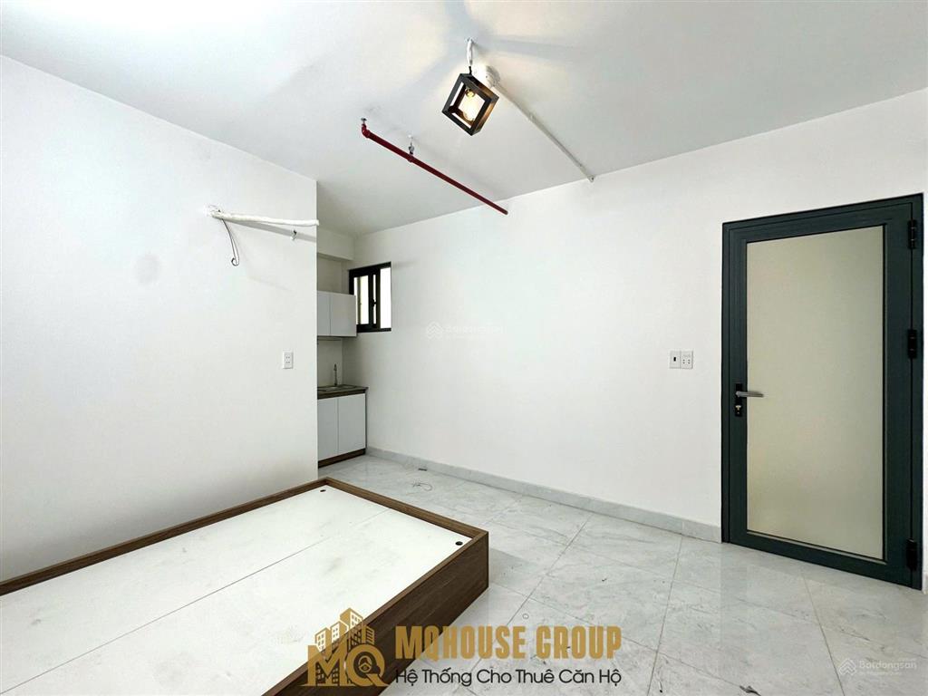 Phòng trọ mới xây có ban công gần đại học văn lang
