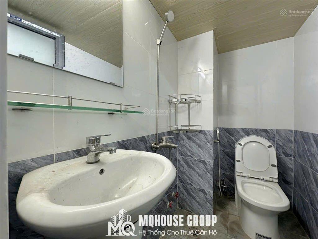 Toà nhà phòng trọ mới xây ngay cạnh đại học văn lang