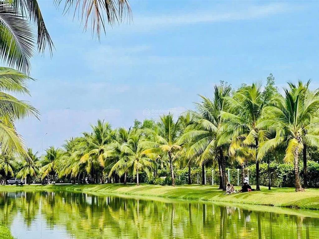 Bán nhanh căn 2pn full nội thất giá 3tỷ650 vinhomes đã có sổ hồng