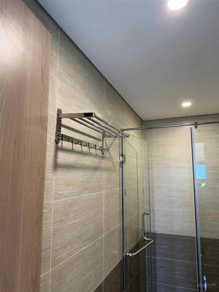 Cho thuê căn góc 2pn+ 70m2 view hồ bơi full nội thất tòa mới gần vincom