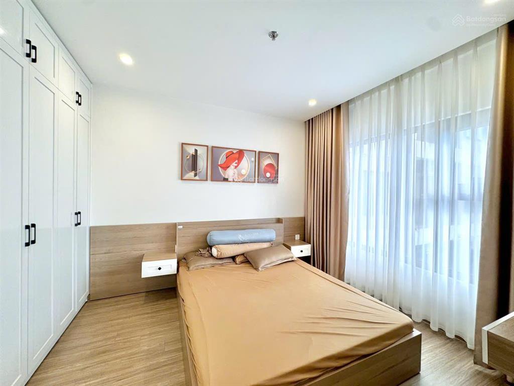 Cho thuê căn góc 3pn view sông full nội thất giá 10 triệu vinhomes