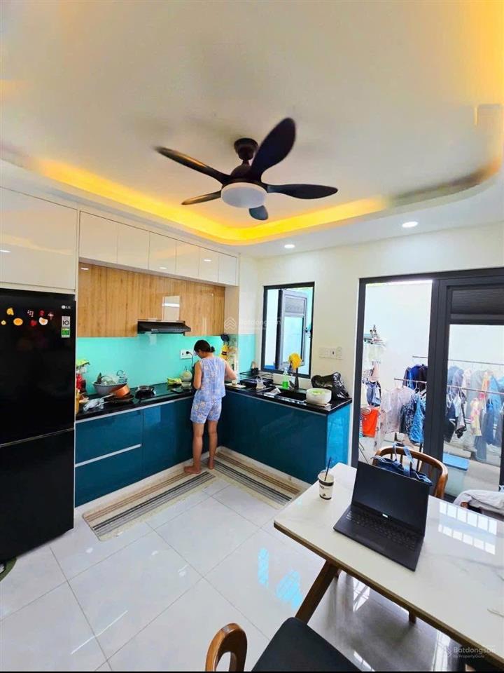 Nhà mới thiết kế đẹp. nhà có gara ô tô