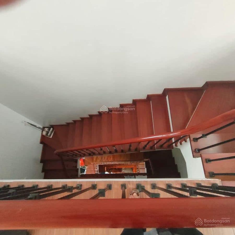 Cho thuê nhà riêng làm văn phòng, spa, cửa hàng ngõ 18 huỳnh thúc kháng, đống đa. dt 50m2, 4,5 tầng