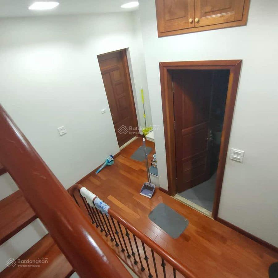 Cho thuê nhà riêng làm văn phòng, spa, cửa hàng ngõ 18 huỳnh thúc kháng, đống đa. dt 50m2, 4,5 tầng