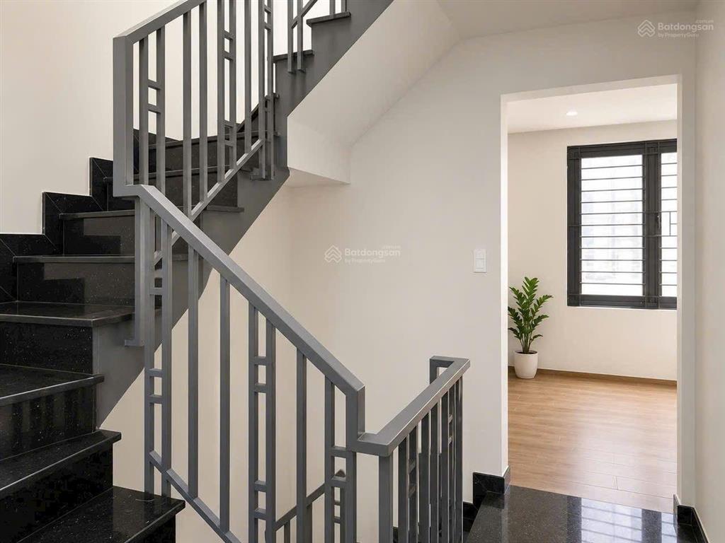 Giảm ngay 300 triệu chỉ còn 6,99 tỷ nhà đẹp 2 mặt tiền trước sau 271 lê văn lương