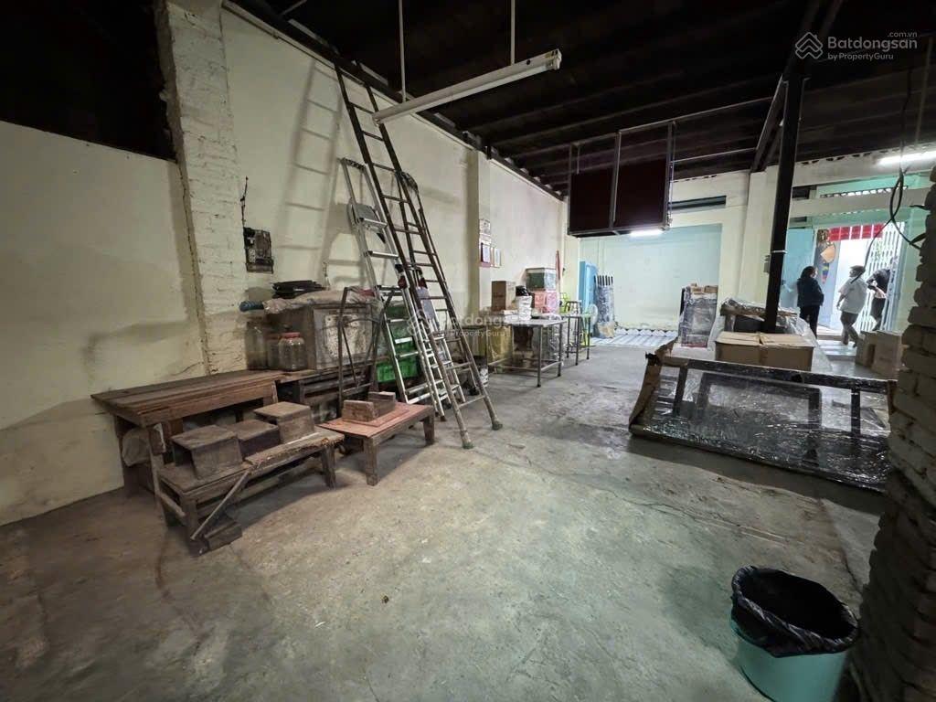 Giảm 5 tỉ, cần bán gấp nhà 92m2, xóm đất q11