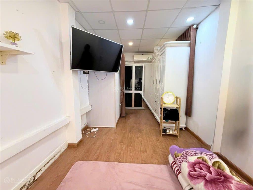 Giảm 600tr, bán nhà cấp 4 (2,5*18m) hòa hưng, quận 10