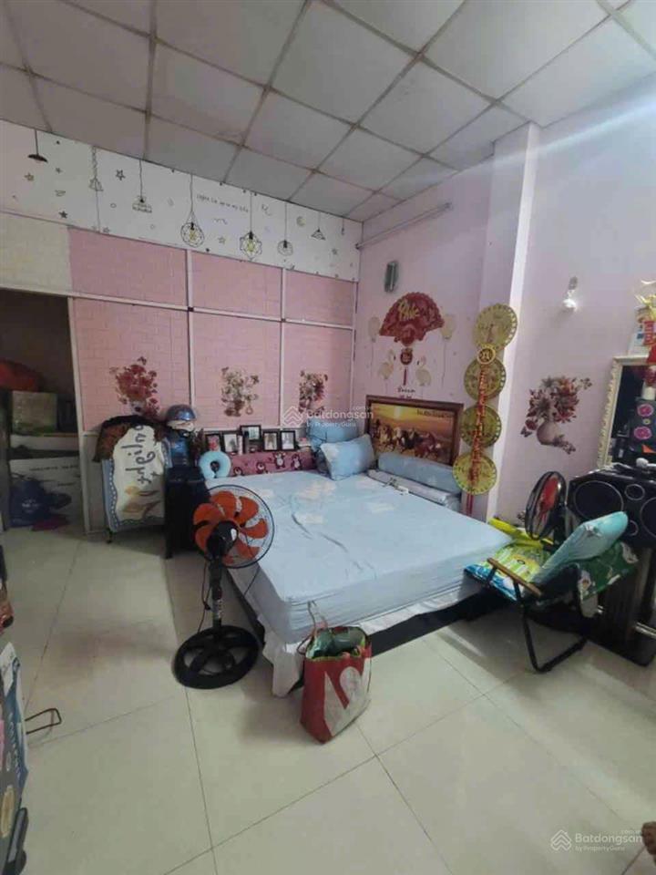 Giảm 250tr, cần bán gấp nhà 2 tầng trần văn đang q3
