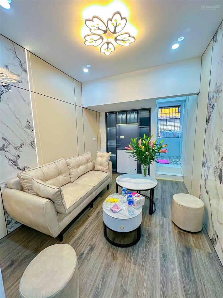 Có 101! căn hộ tập thể nghĩa tân cầu giấy, 2 thoáng, 50m, 2pn giá 2.x tỷ.