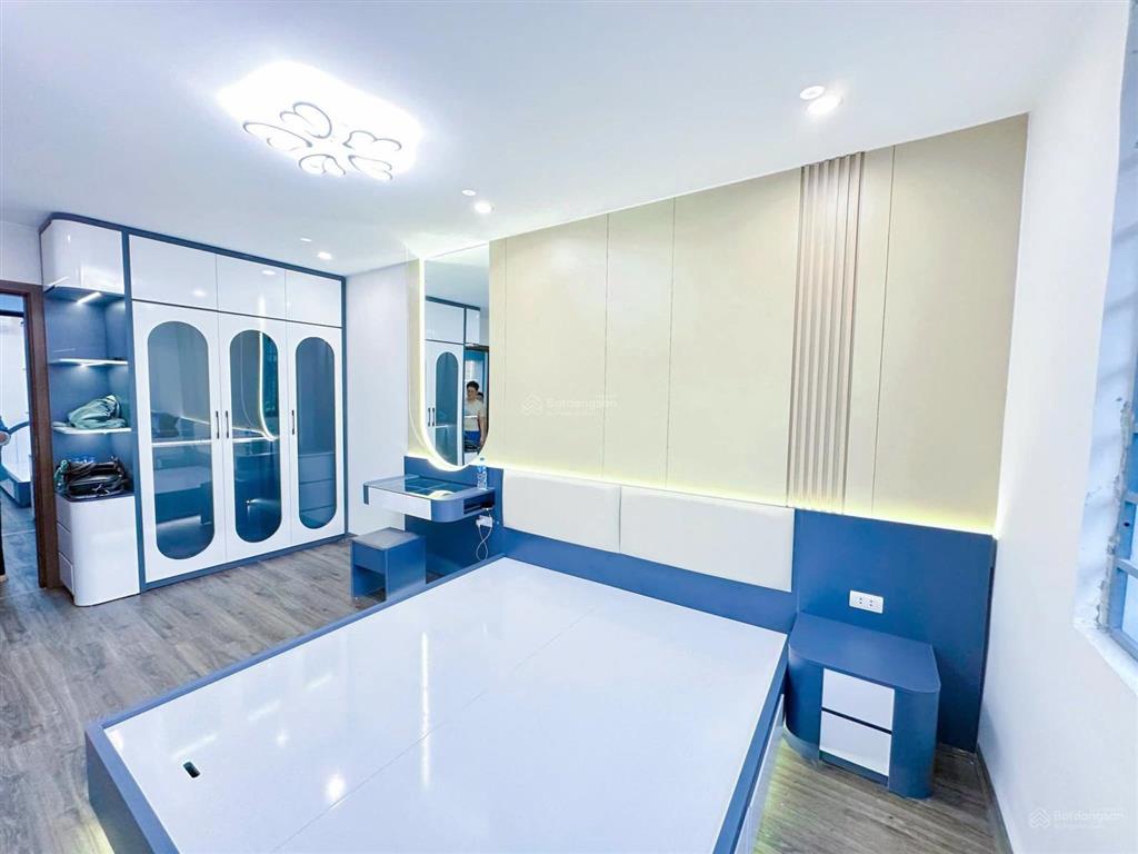 Có 101! căn hộ tập thể nghĩa tân cầu giấy, 2 thoáng, 50m, 2pn giá 2.x tỷ.