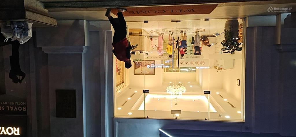 Tôi chính chủ cần bán căn chung cư diện tích 126m2 tại tầng 12, tòa r2 khu royal city