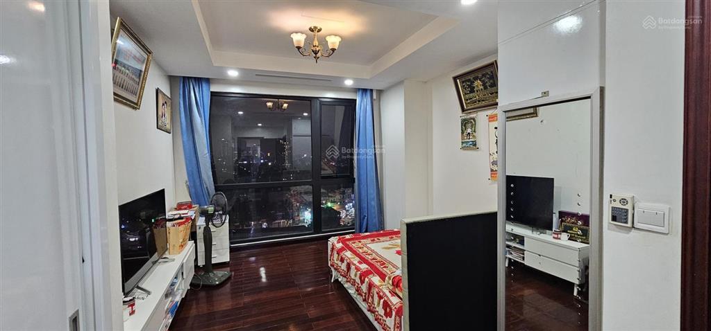 Tôi chính chủ cần bán căn chung cư diện tích 126m2 tại tầng 12, tòa r2 khu royal city