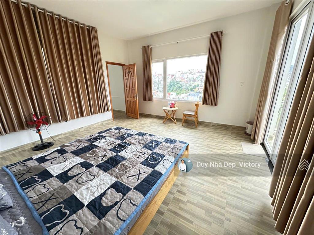 Nhà 6pn view đẹp  dtsd hơn 300m²  hầm + 3 tầng  đang kinh doanh ổn định  p.4 đà lạt