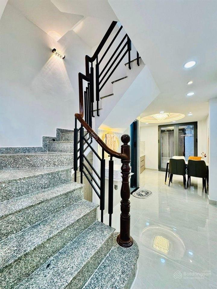 Bán nhà 4 tầng 5pn 4wc full nt tại nguyễn trọng tuyển, 6,75 tỷ, 30m2, đẹp, nhiều tiện ích