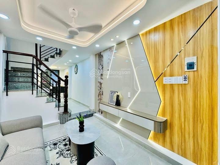 Bán nhà 4 tầng 5pn 4wc full nt tại nguyễn trọng tuyển, 6,75 tỷ, 30m2, đẹp, nhiều tiện ích