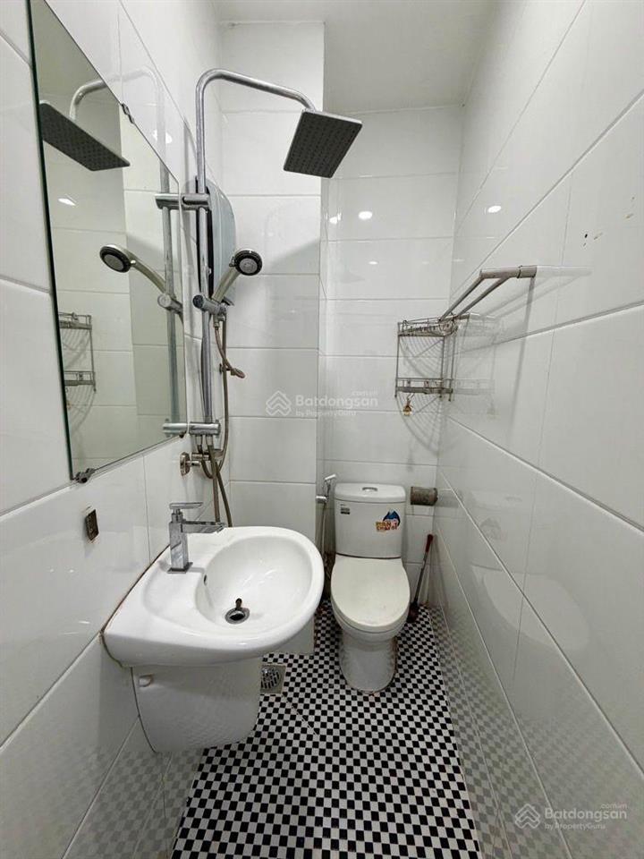 Bán nhà riêng mới hxh 5 tầng 3pn 3wc tại hoàng văn thụ, giá cực chất 5,9 tỷ, 22m2