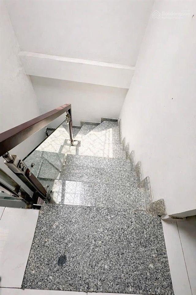Bán nhà riêng 4 tầng 4pn4wc ở phan xích long, giá cực chất 7,6 tỷ, 34m2