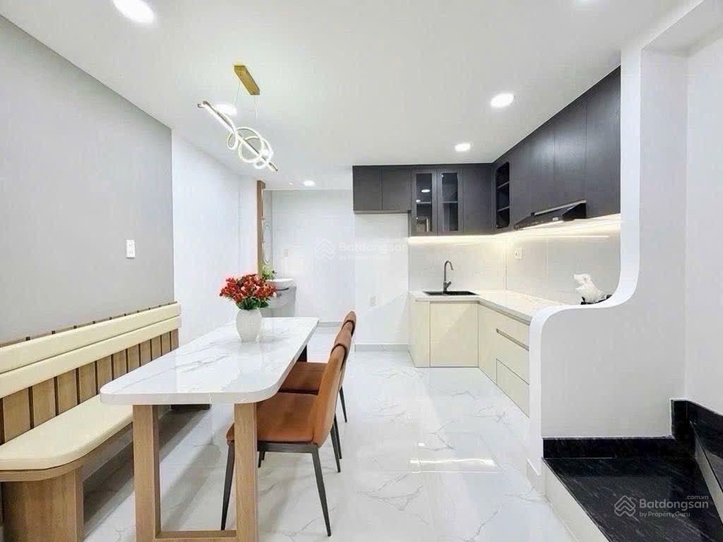 Bán nhà riêng 6pn 5wc tại hoàng văn thụ, 8,95 tỷ, 34 m2