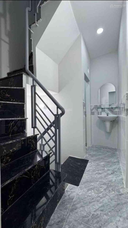 Bán gấp nhà riêng 2pn 3wc tại huỳnh văn chính, phú trung, q.tân phú, giá ưu đãi 2,1 tỷ
