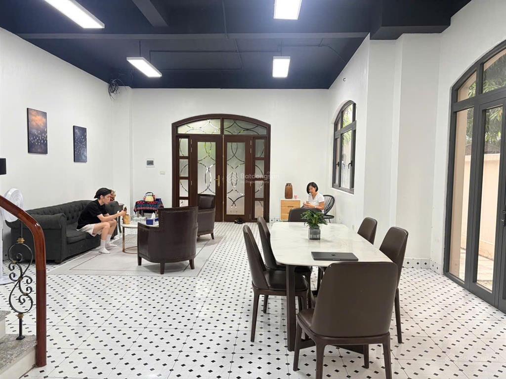 Cho thuê liền kề vinhomes ocean park, nhà đẹp mê ly, giá cực rẻ 8 tr/ tháng