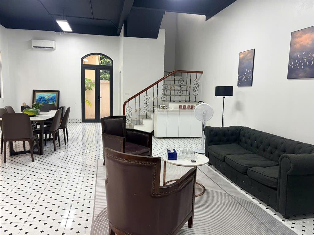 Cho thuê liền kề vinhomes ocean park, nhà đẹp mê ly, giá cực rẻ 8 tr/ tháng
