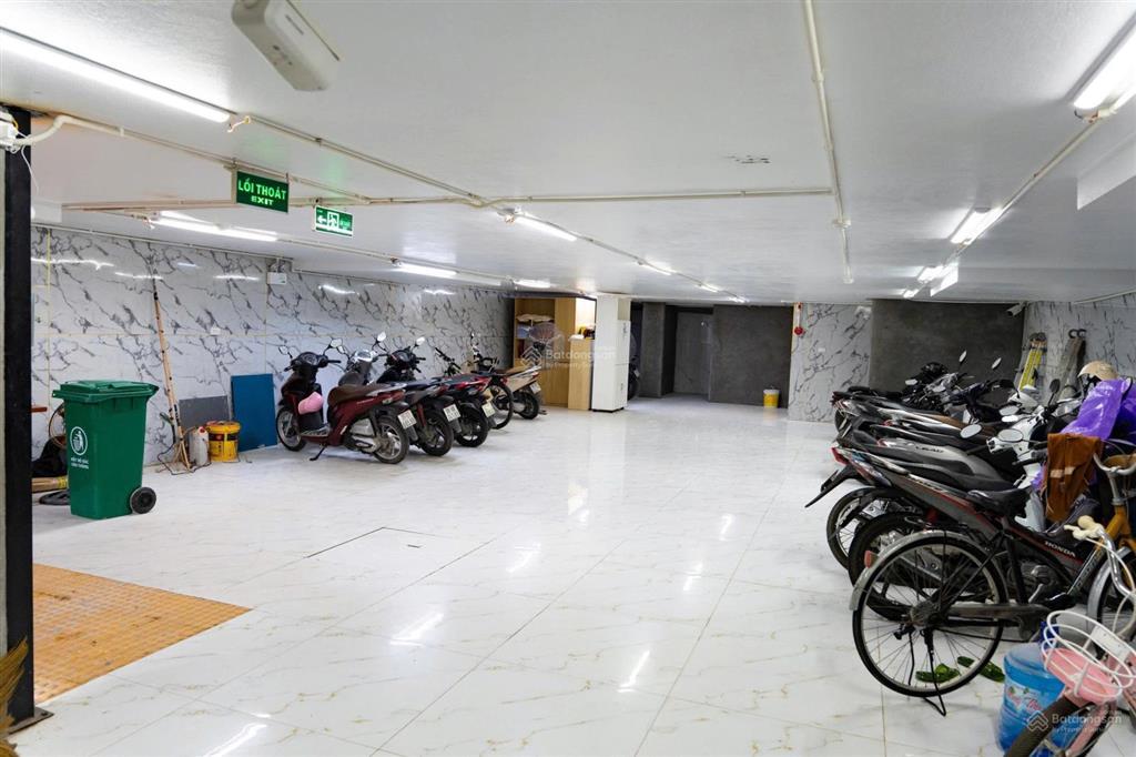 Chu mẫu  cho thuê văn phòng tầng 2, 3, 4. dt 200m2/tầng, mt 9m, 15 triệu/tầng