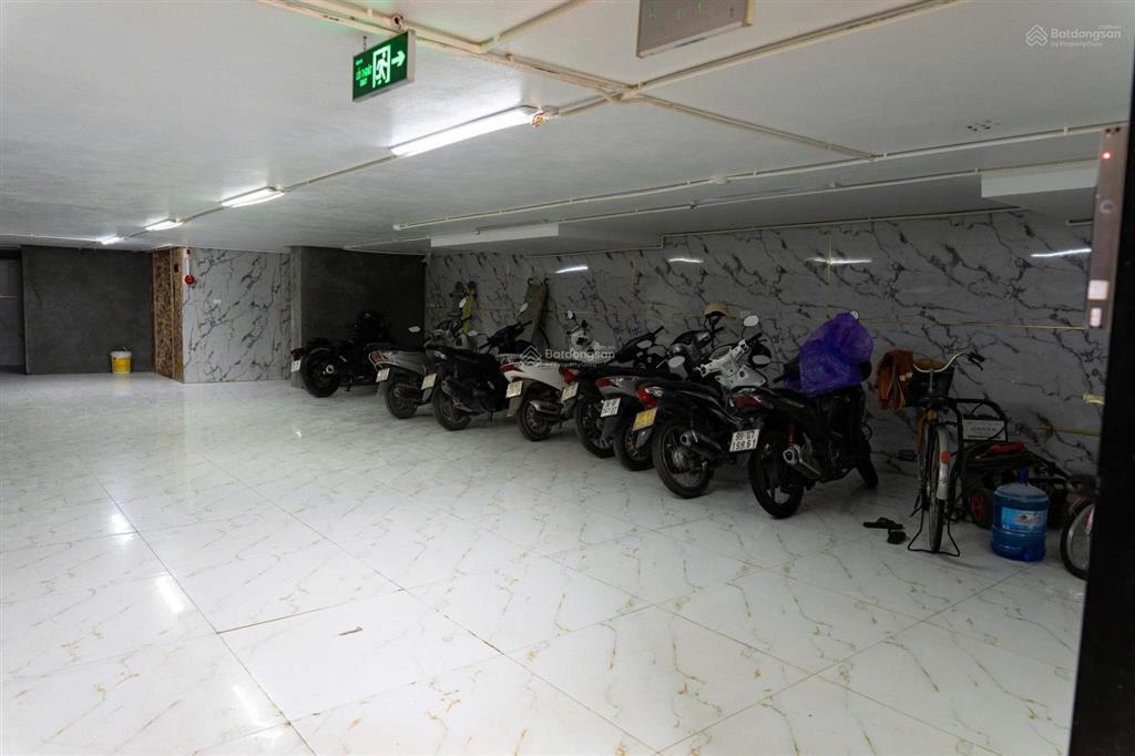 Chu mẫu  cho thuê văn phòng tầng 2, 3, 4. dt 200m2/tầng, mt 9m, 15 triệu/tầng