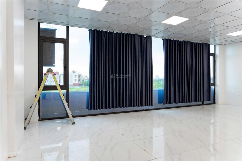 Chu mẫu  cho thuê văn phòng tầng 2, 3, 4. dt 200m2/tầng, mt 9m, 15 triệu/tầng