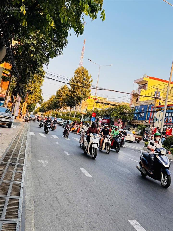 Bán nhà đồng khởi, 15,5 tỷ, 98m2, giá ưu đãi, chính chủ