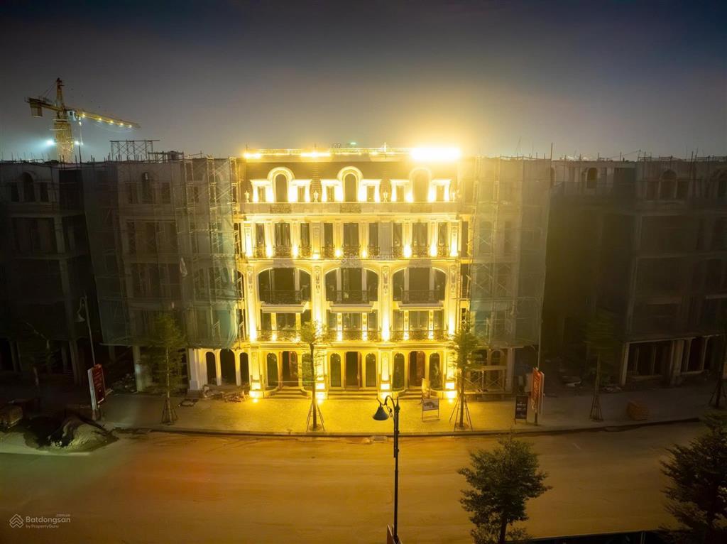 Căn góc shophouse noble palace tây thăng long bằng giá căn liền kề trong dãy tổng chi phí 14,3 tỷ