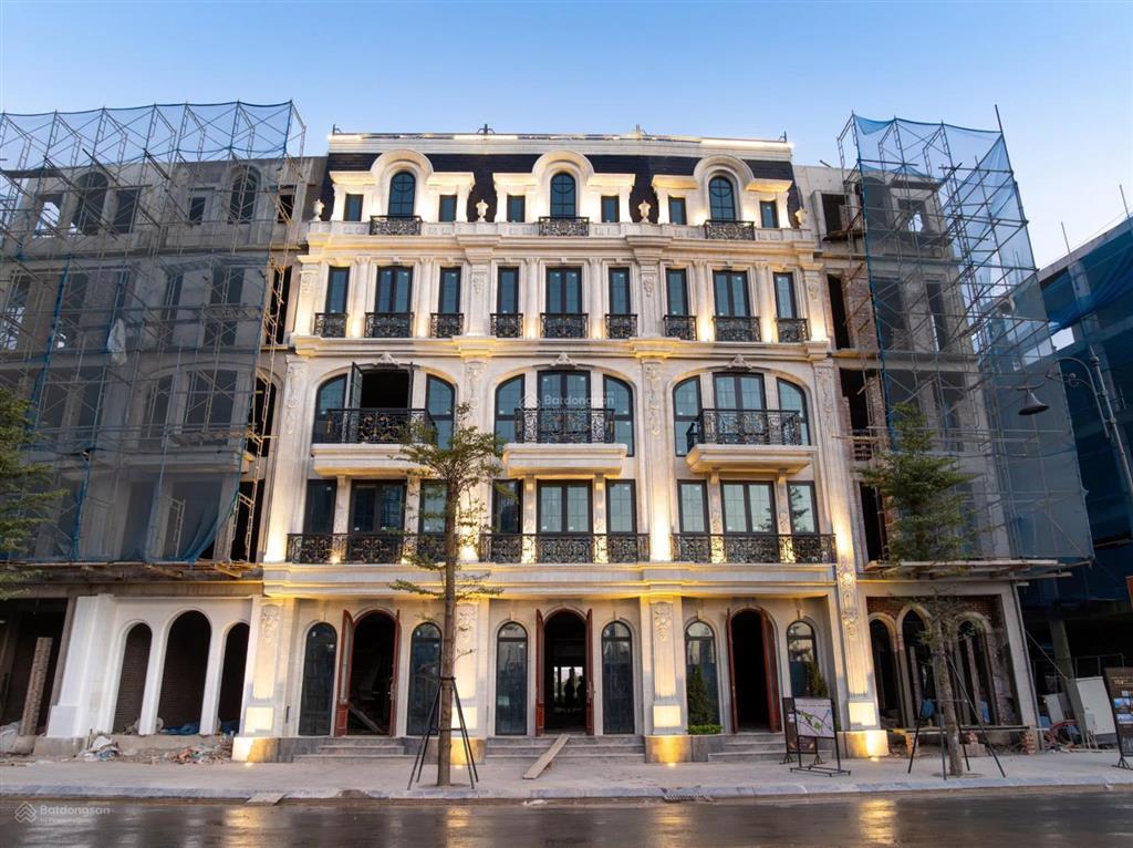 Căn góc shophouse noble palace tây thăng long bằng giá căn liền kề trong dãy tổng chi phí 14,3 tỷ