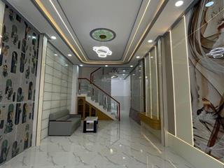 Sát hồng bàng trung tâm q 6 nhà mới 3 tầng 4pn chỉ 6,x t.ỷ.
diện tích 4.3m x 12.3m
