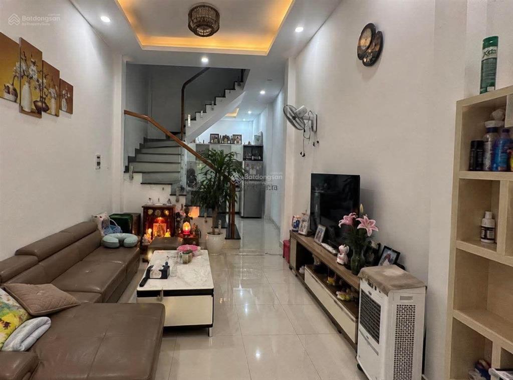 Đường 8m  4 tầng ngay phố ẩm thực phú lâm q6 chỉ 8,9 t,y diện tích 4,5m x 15m