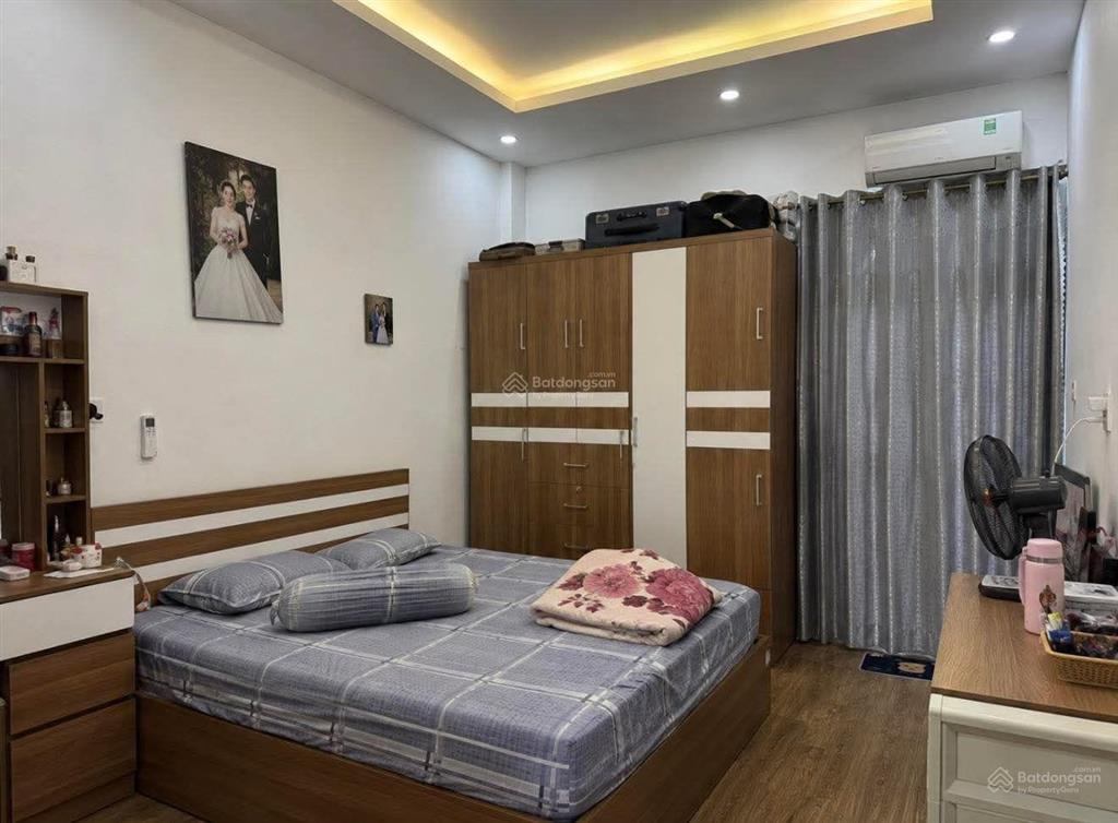 Đường 8m  4 tầng ngay phố ẩm thực phú lâm q6 chỉ 8,9 t,y diện tích 4,5m x 15m