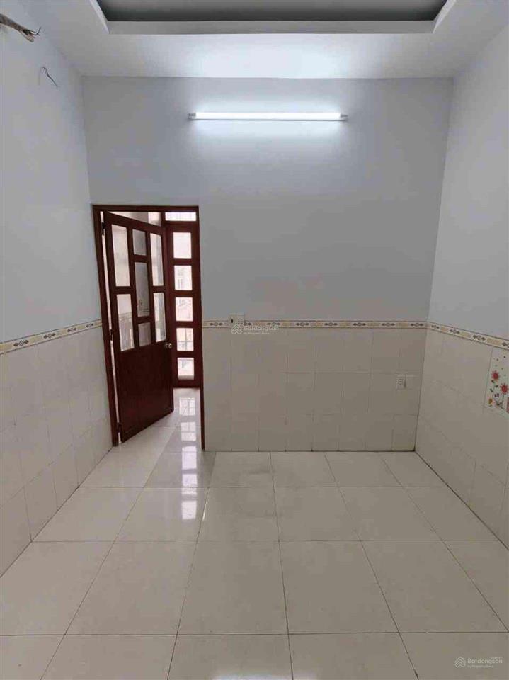 Kinh dương vương  bình tân  cách mặt tiền 10m  chỉ 3, x tỷ, diện tích 3,2 x 8,2m
