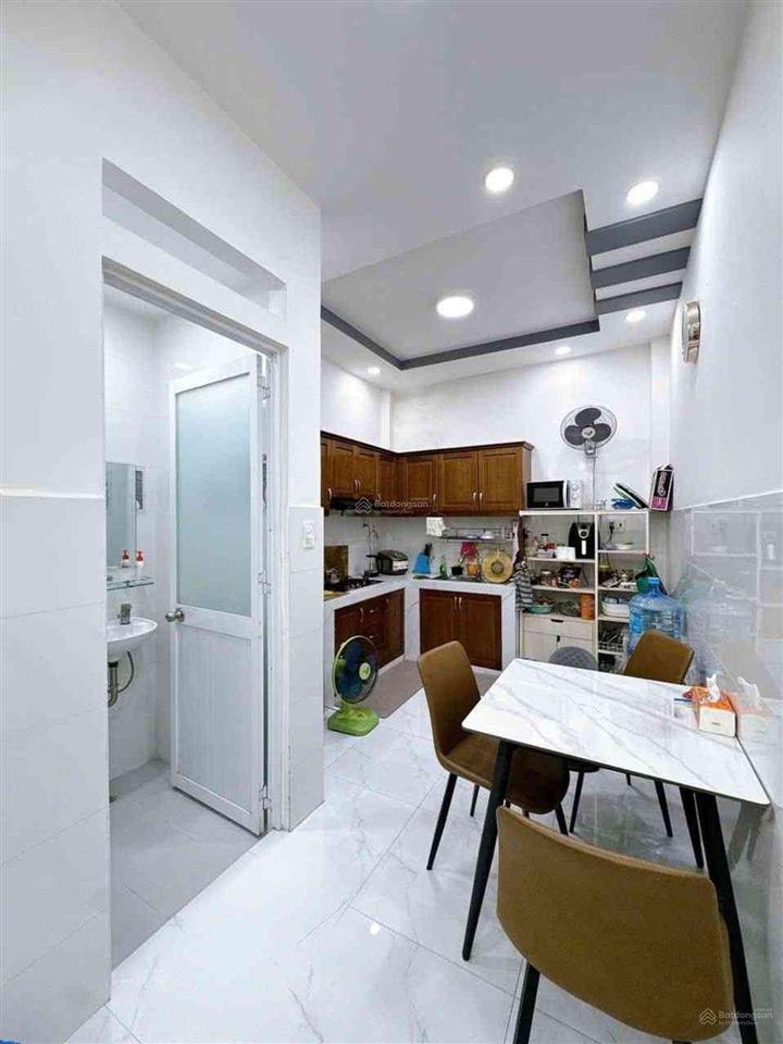 Nhà mới 4 tầng btct sát mặt tiền nguyễn thị nhỏ quận 5 nhỉnh 6 tỷ diện tích (3.1x10m).