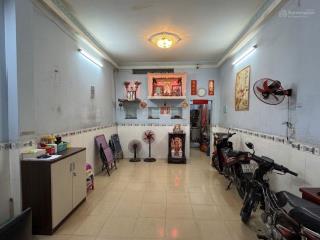 Chỉ 9,x t, y  hẻm như mặt tiềnnguyễn chí thanh  q11 ( 4m x 16m)nở hậu 5,7m 5 pn  3 tầng btct