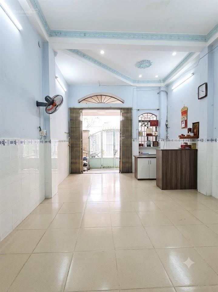Chỉ 9,x t, y  hẻm như mặt tiềnnguyễn chí thanh  q11 ( 4m x 16m)nở hậu 5,7m 5 pn  3 tầng btct