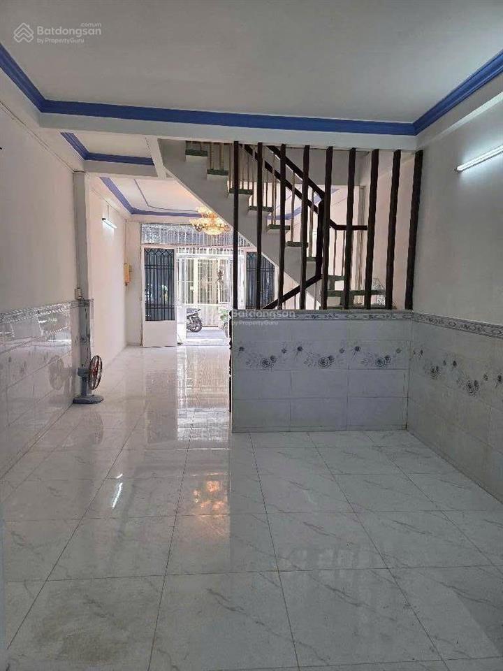 Hậu giang quận 6  hẻm 4m thông gần vòng xoay phú lâm 4 x 16m 2 tầng btct gía 5,6 tỷ tl.