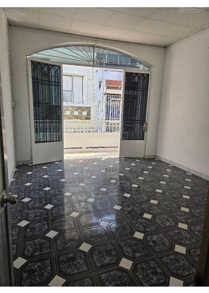 Hậu giang quận 6  hẻm 4m thông gần vòng xoay phú lâm 4 x 16m 2 tầng btct gía 5,6 tỷ tl.